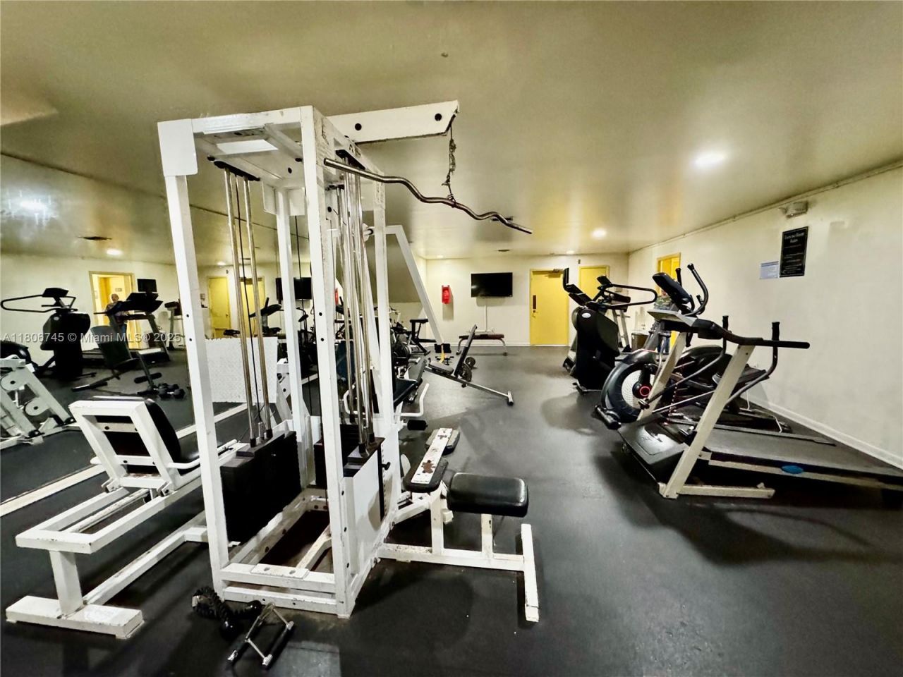 8810 Fontainebleau Blvd, Unit 318, Miami, FL 33172 Photo