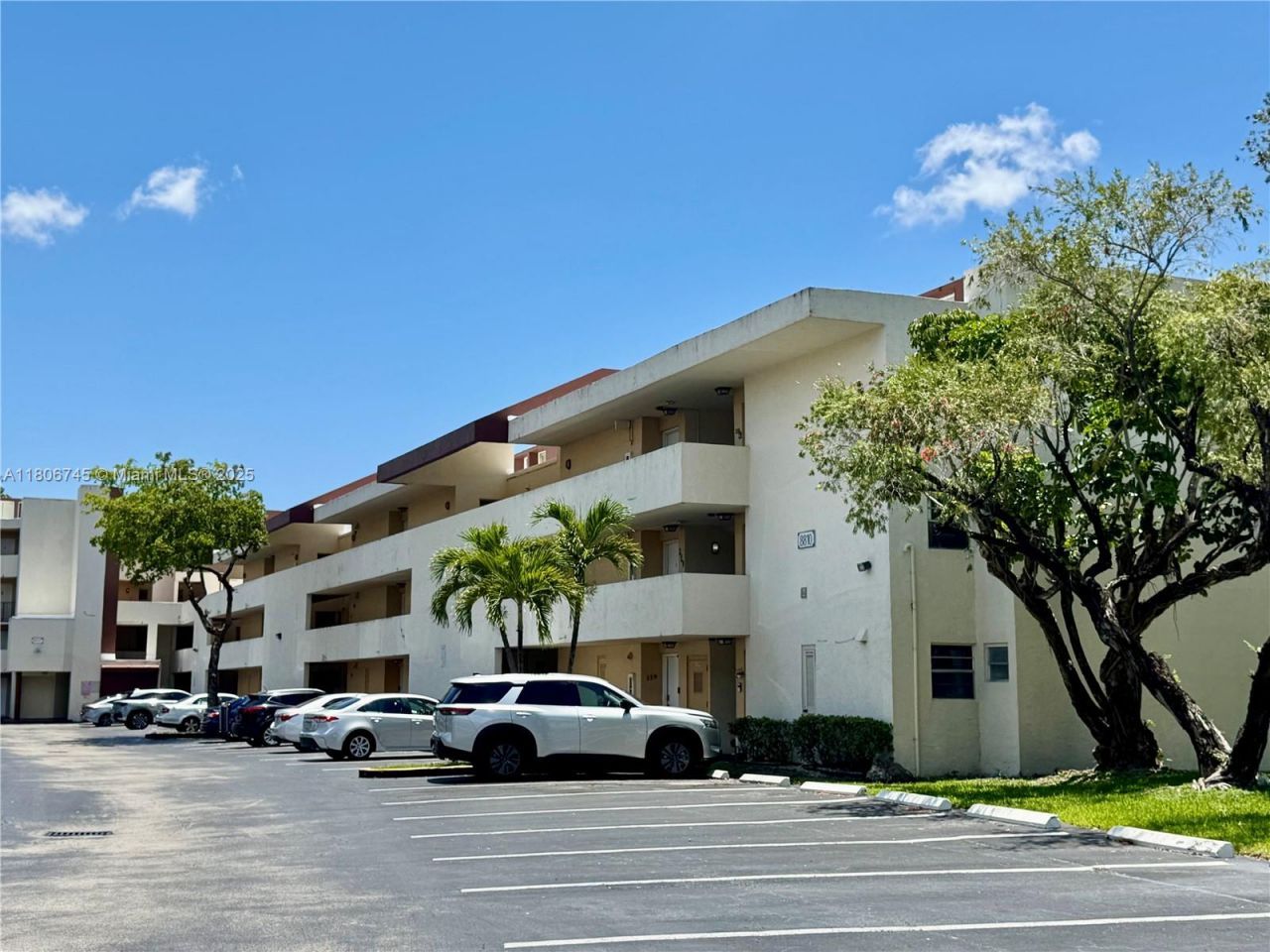 8810 Fontainebleau Blvd, Unit 318, Miami, FL 33172 Photo