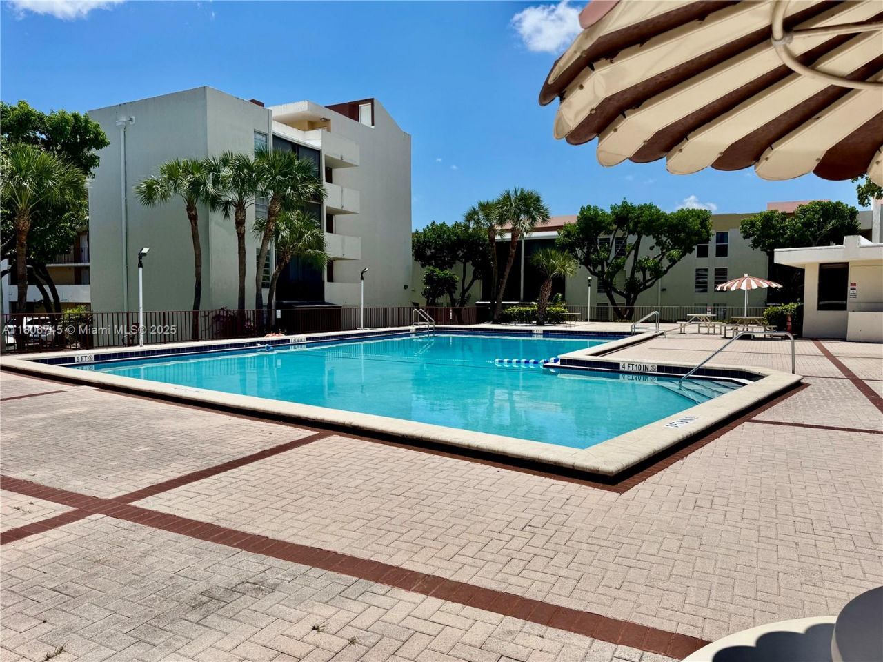 8810 Fontainebleau Blvd, Unit 318, Miami, FL 33172 Photo