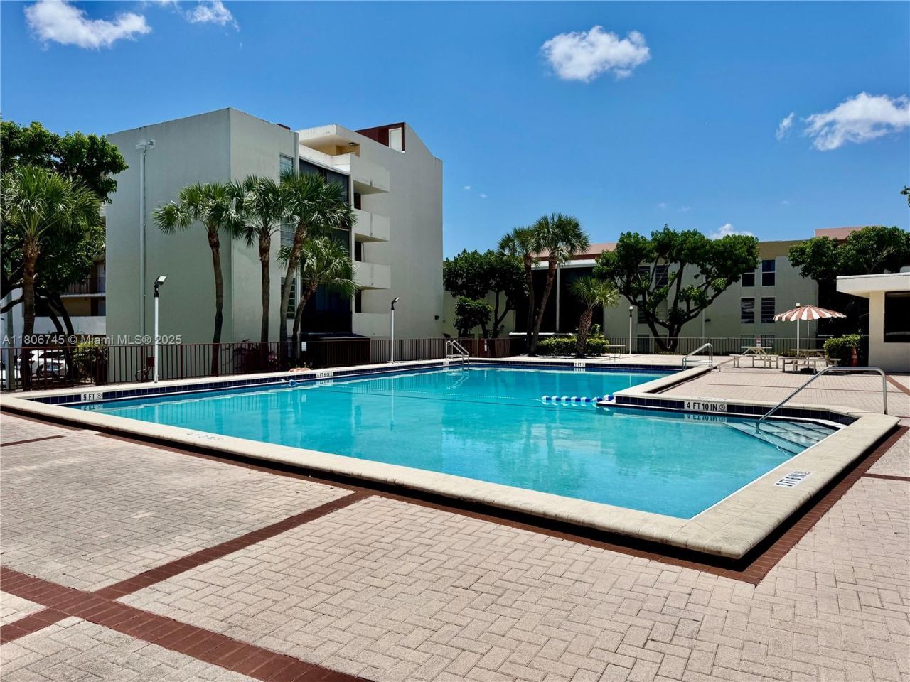 8810 Fontainebleau Blvd, Unit 318, Miami, FL 33172 Photo