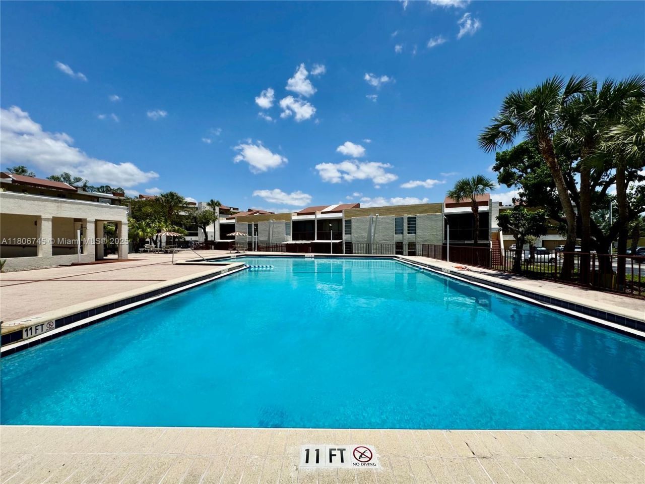 8810 Fontainebleau Blvd, Unit 318, Miami, FL 33172 Photo