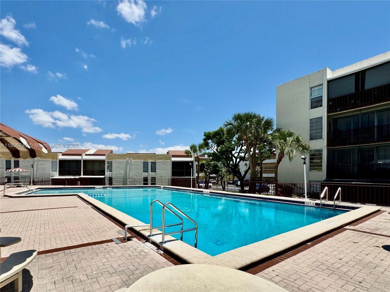 8810 Fontainebleau Blvd, Unit 318, Miami, FL 33172 Photo