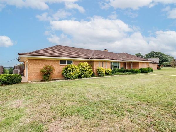 905 High Road, Coleman, TX 76834