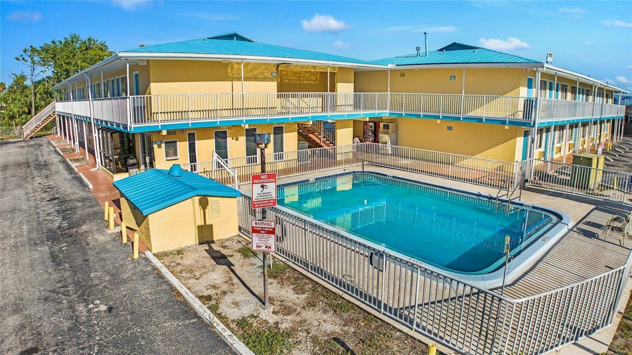 4600 34th Street S, Saint Petersburg, FL 33711 Photo