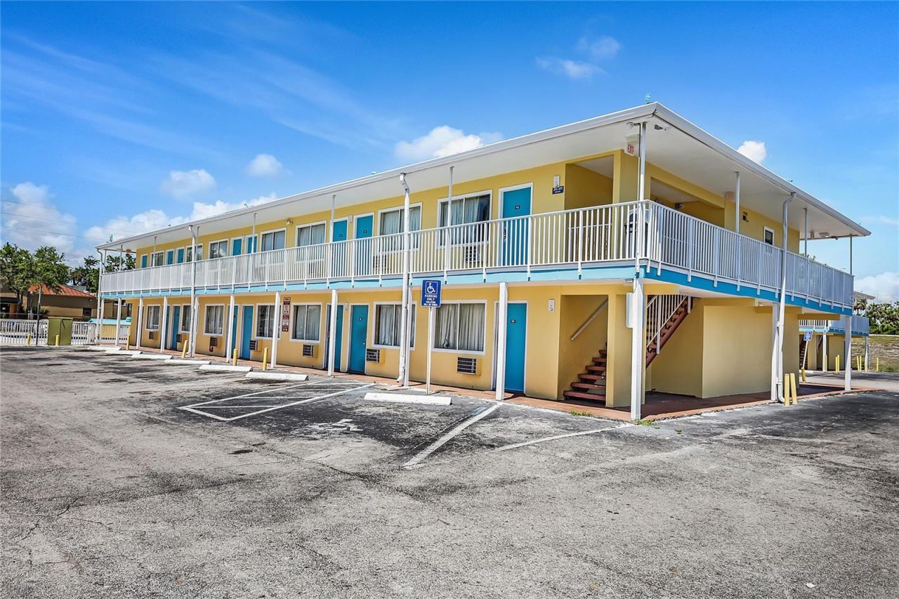 4600 34th Street S, Saint Petersburg, FL 33711 Photo