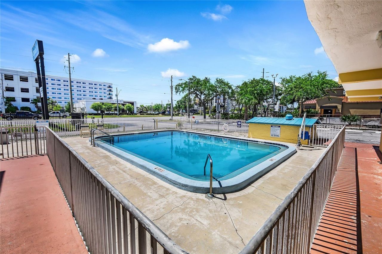 4600 34th Street S, Saint Petersburg, FL 33711 Photo