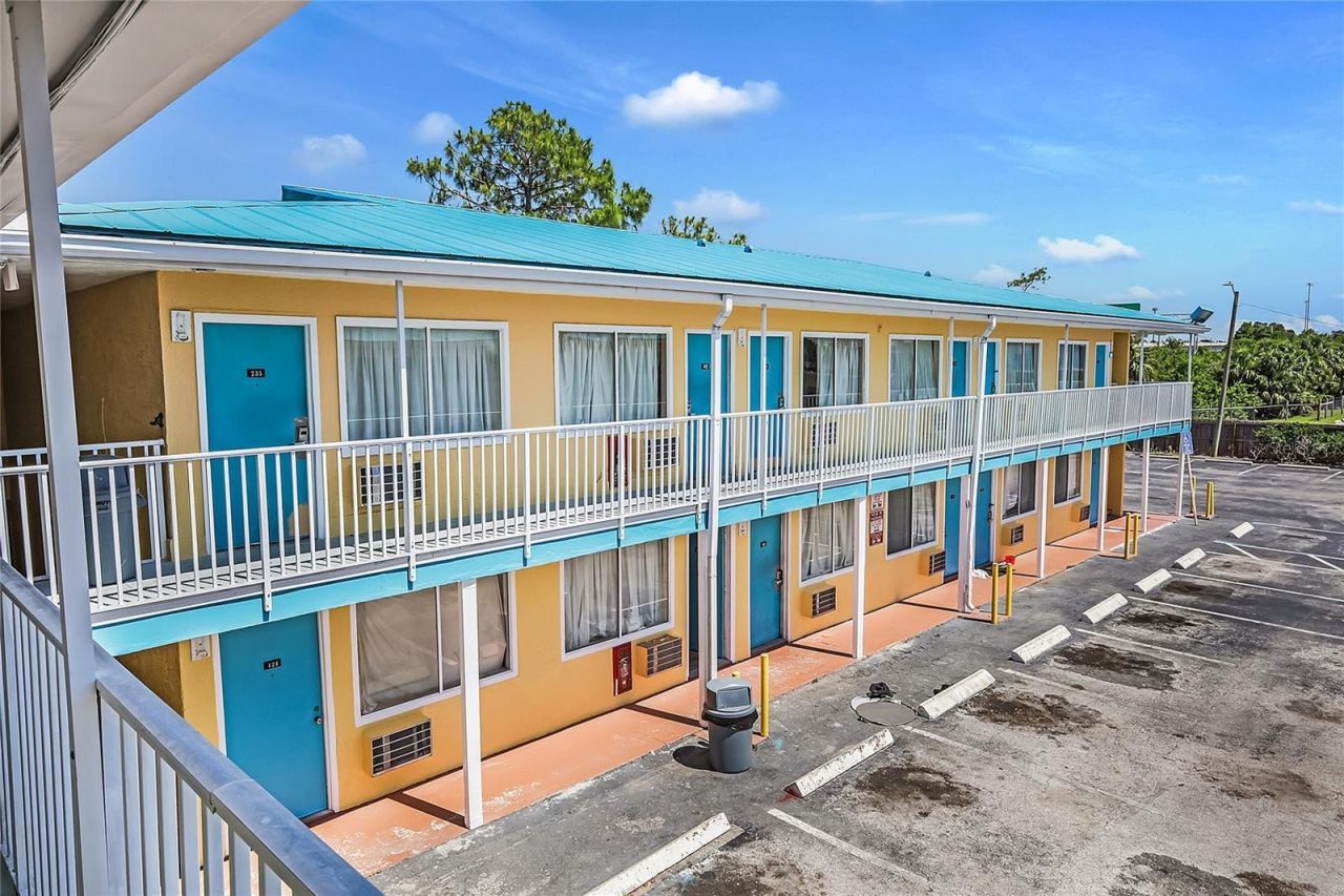 4600 34th Street S, Saint Petersburg, FL 33711 Photo