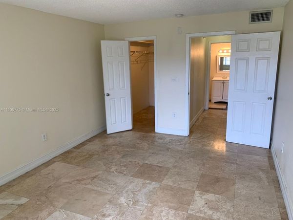 505 NW 177th St, Unit 211, Miami Gardens, FL 33169
