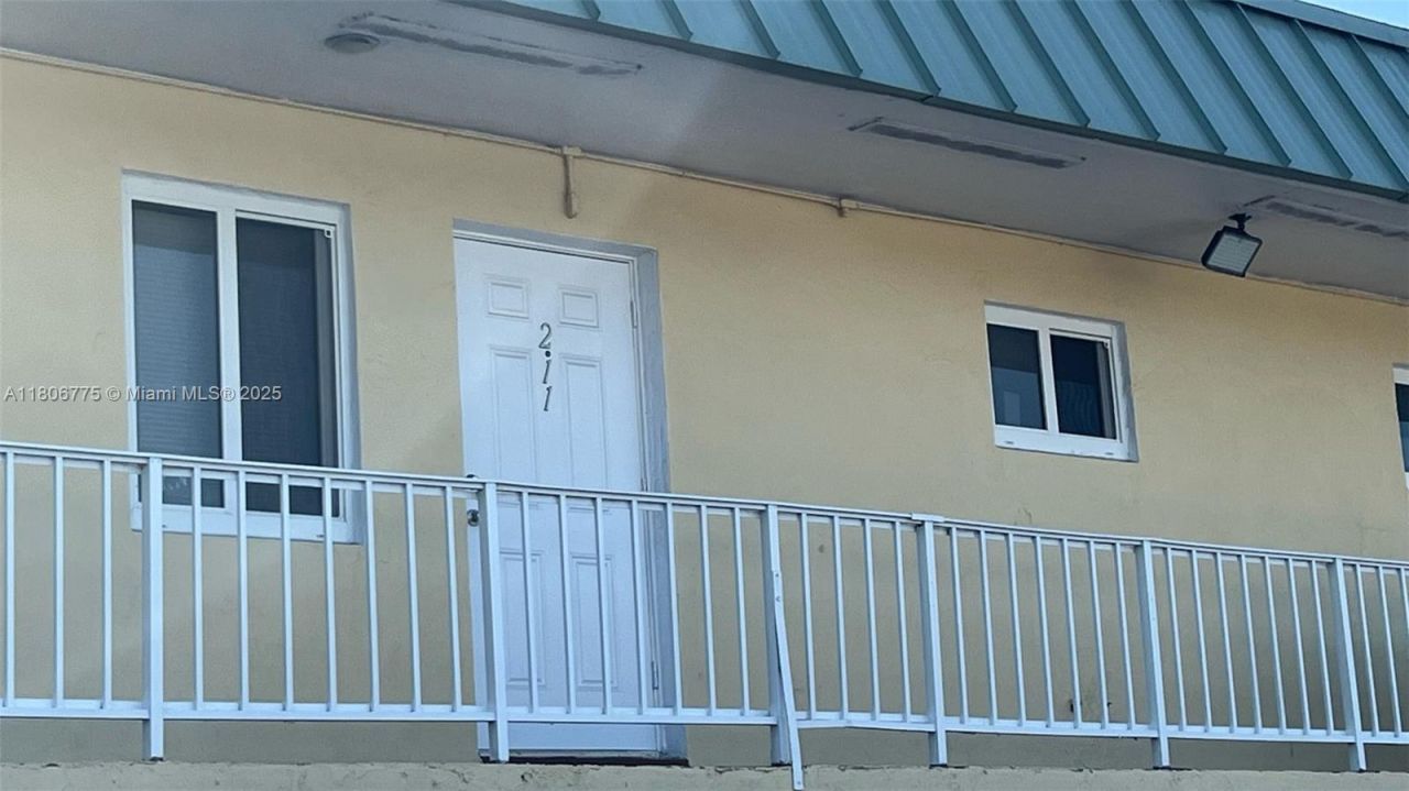 505 NW 177th St, Unit 211, Miami Gardens, FL 33169 Photo