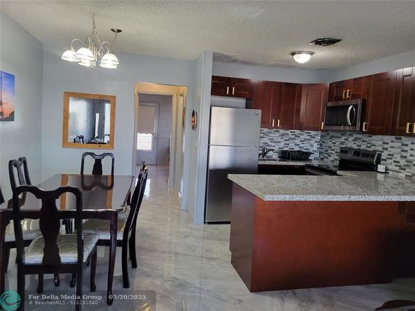 800 SW 11th Ave, Unit 17, Hallandale Beach, FL 33009