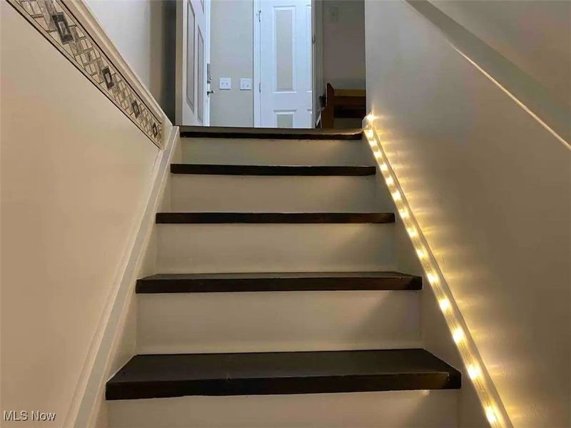 180 Elizabeth Parkway, Akron, OH 44304 Photo 11