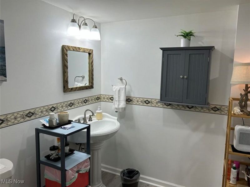 180 Elizabeth Parkway, Akron, OH 44304 Photo 17