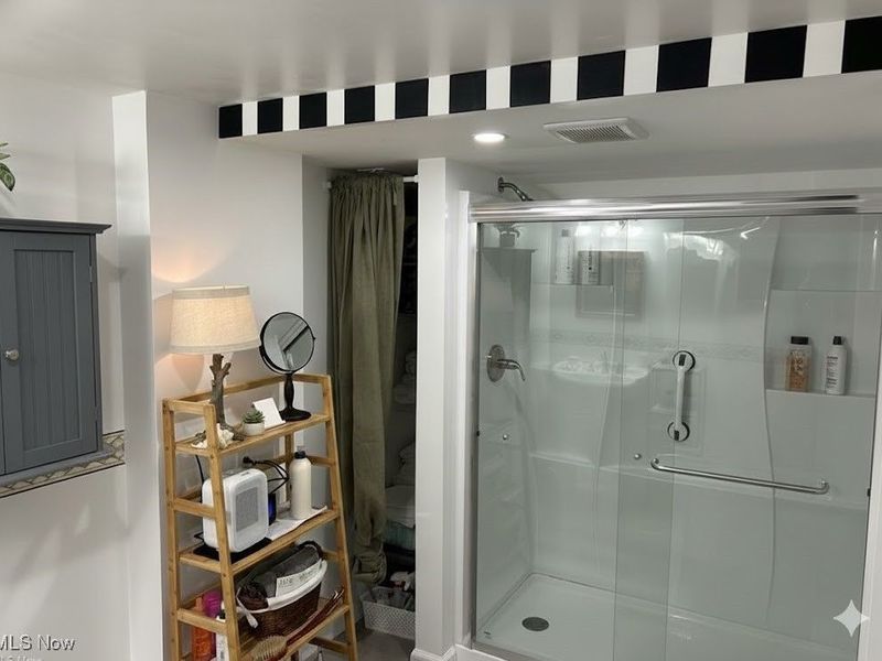 180 Elizabeth Parkway, Akron, OH 44304 Photo 18