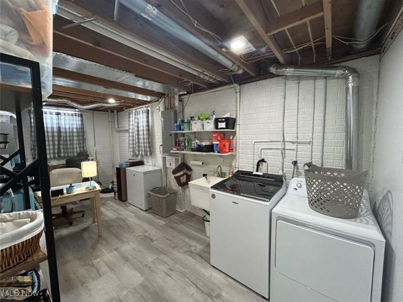 180 Elizabeth Parkway, Akron, OH 44304 Photo 19