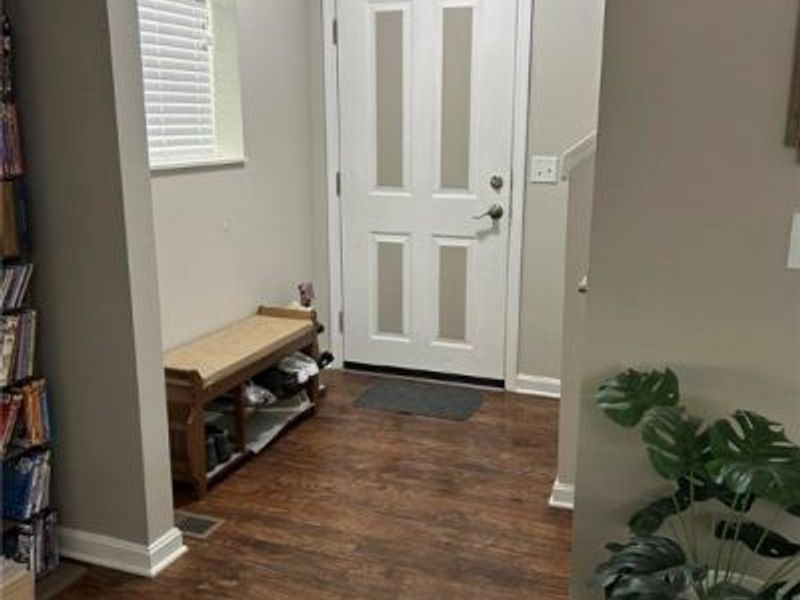 180 Elizabeth Parkway, Akron, OH 44304 Photo 2