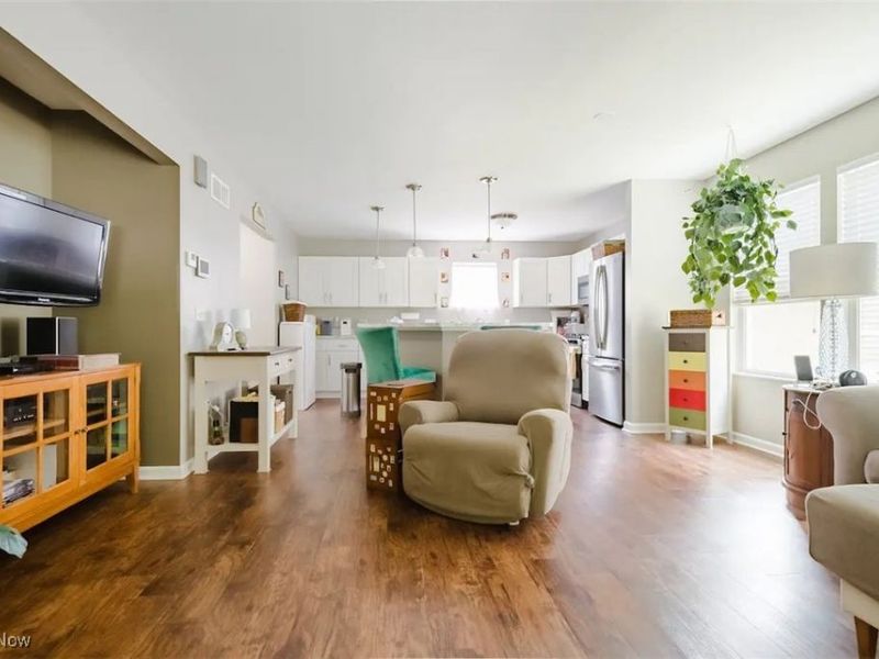 180 Elizabeth Parkway, Akron, OH 44304 Photo 6