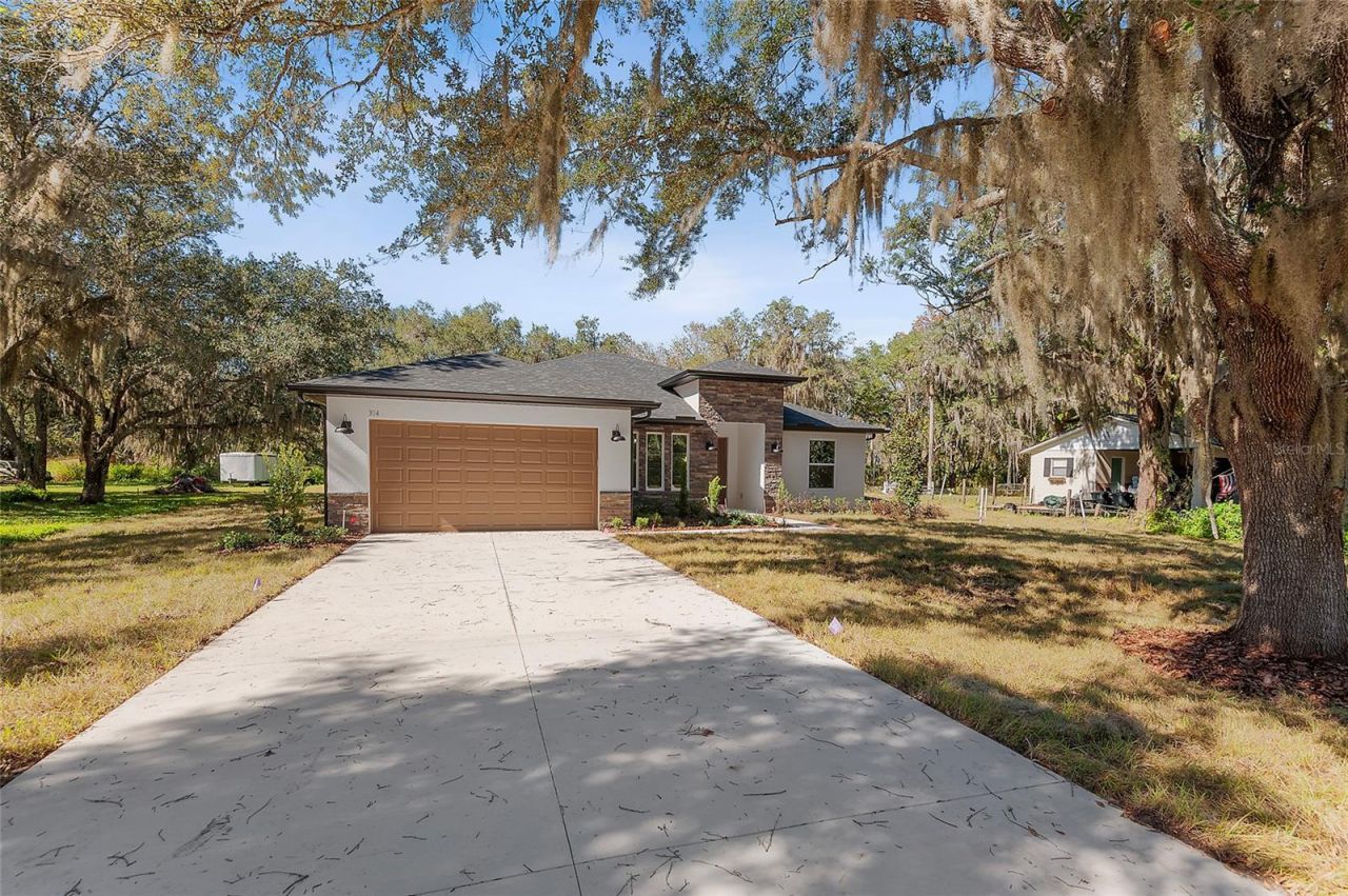 304 N Jungle Road, Geneva, FL 32732 Photo