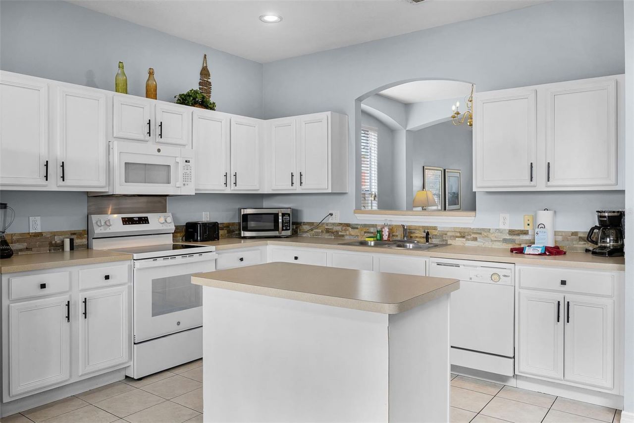 321 Rosso Drive, Davenport, FL 33837 Photo