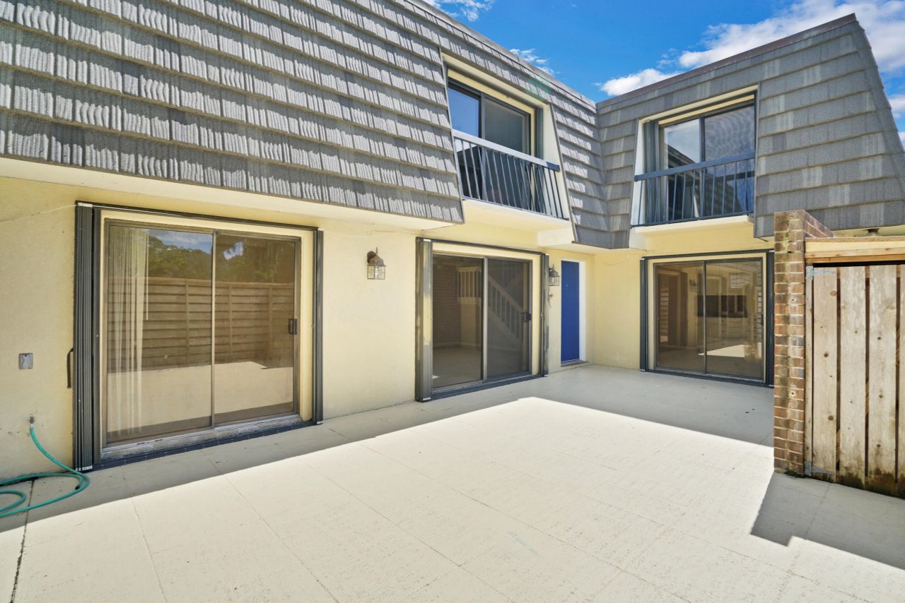 707 7th Terrace, Palm Beach Gardens, FL 33418 Photo