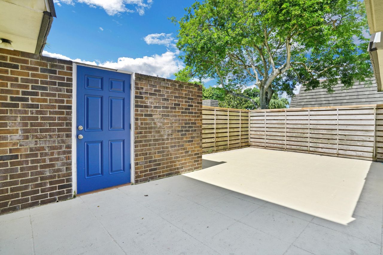 707 7th Terrace, Palm Beach Gardens, FL 33418 Photo