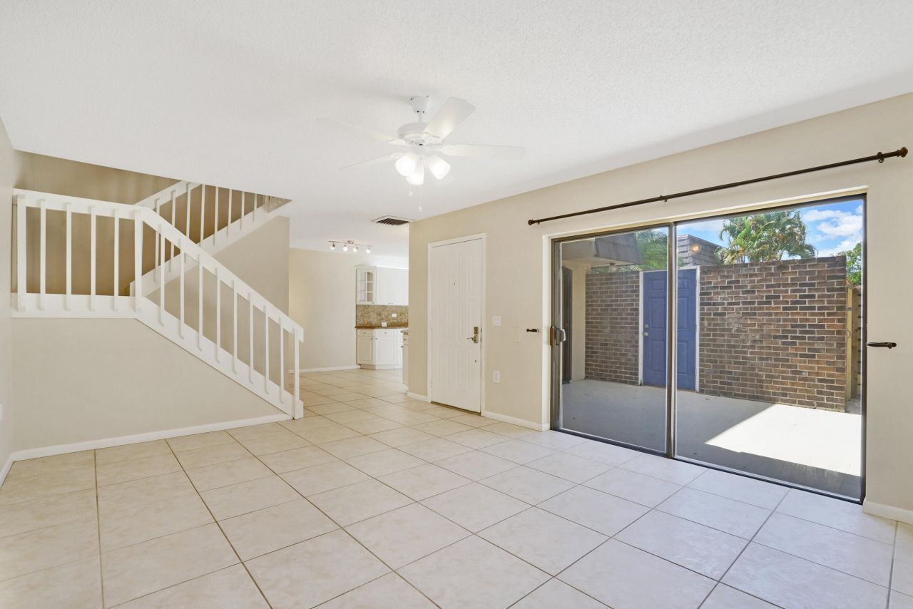 707 7th Terrace, Palm Beach Gardens, FL 33418 Photo