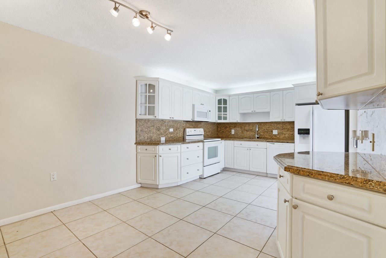 707 7th Terrace, Palm Beach Gardens, FL 33418 Photo