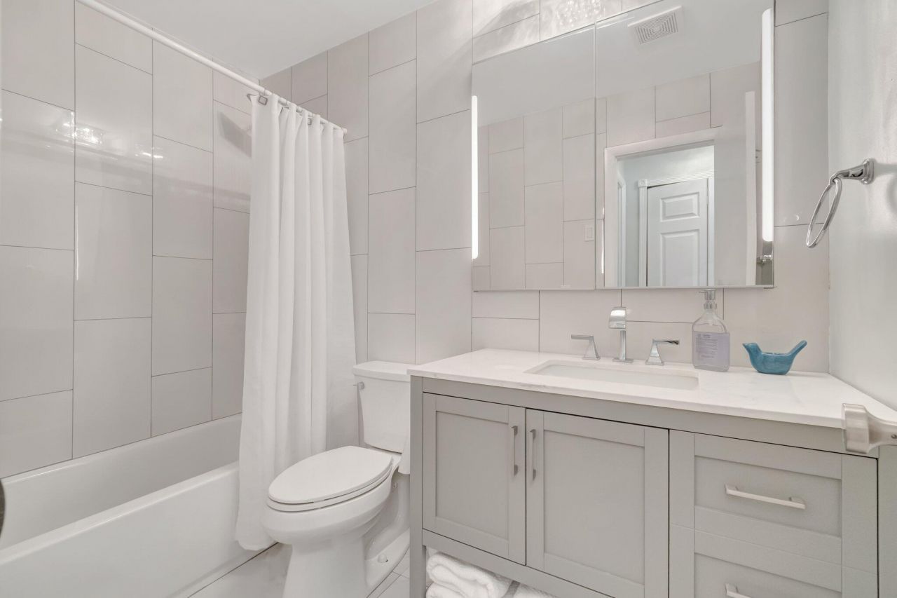 2501 S Ocean Boulevard, Unit 303, Boca Raton, FL 33432 Photo