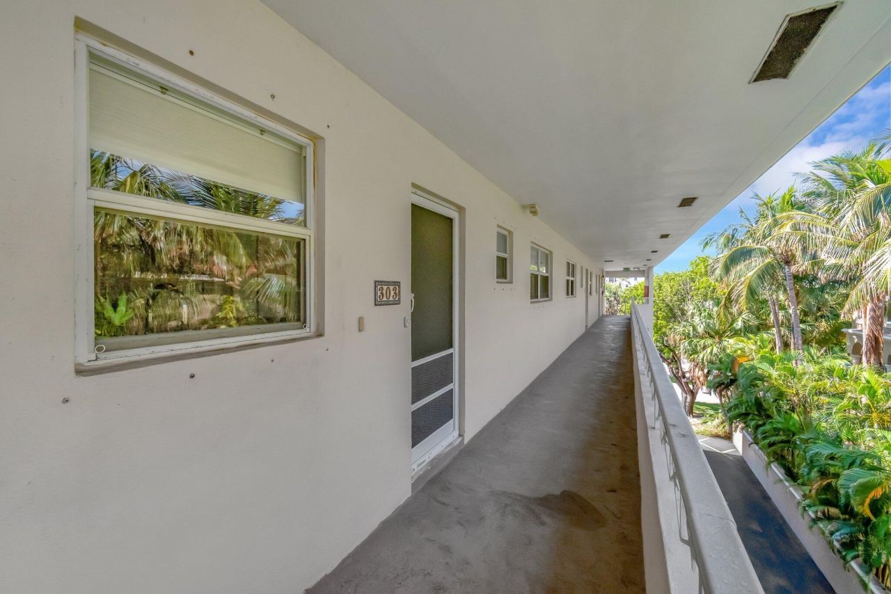 2501 S Ocean Boulevard, Unit 303, Boca Raton, FL 33432 Photo