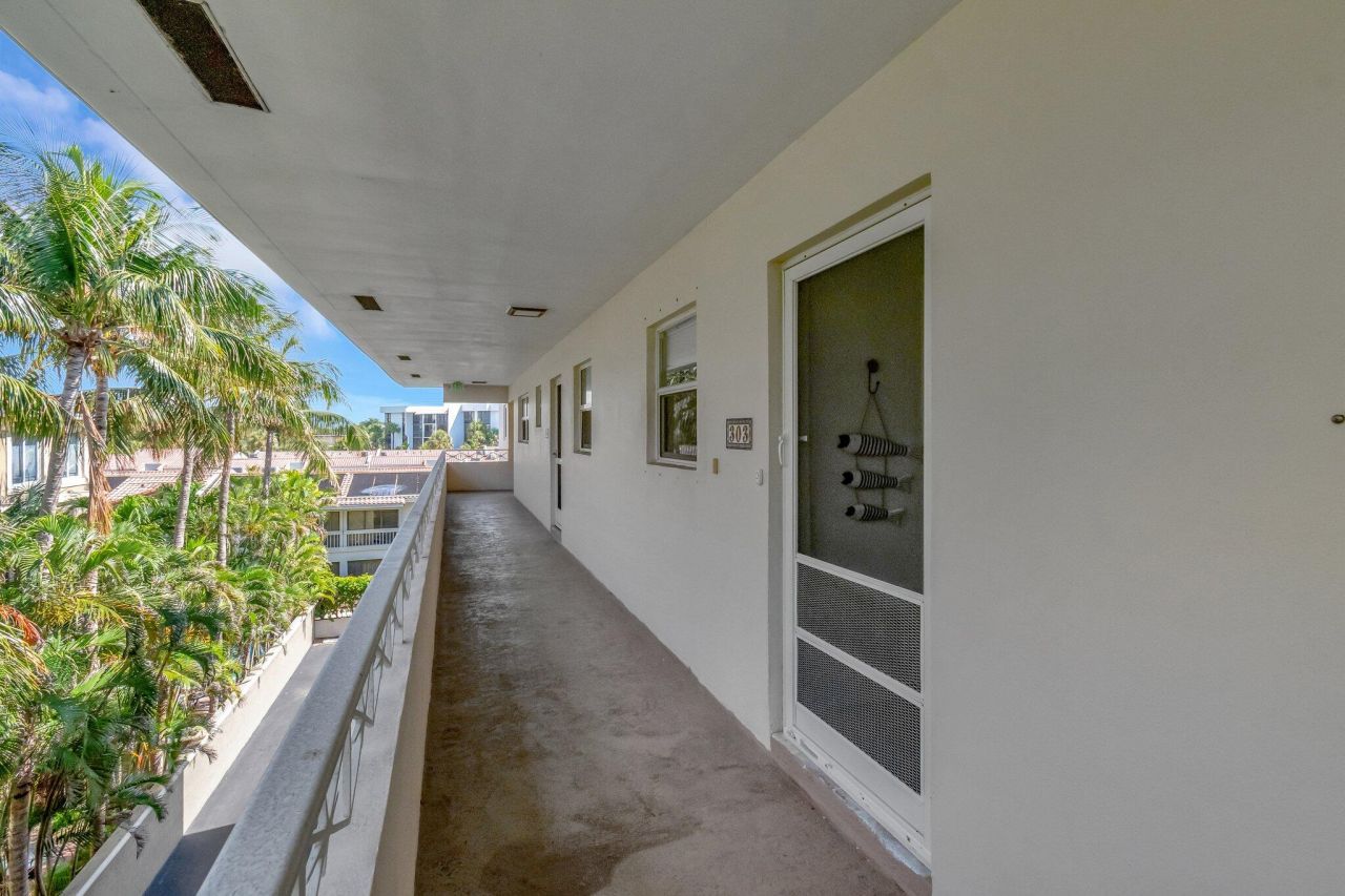 2501 S Ocean Boulevard, Unit 303, Boca Raton, FL 33432 Photo