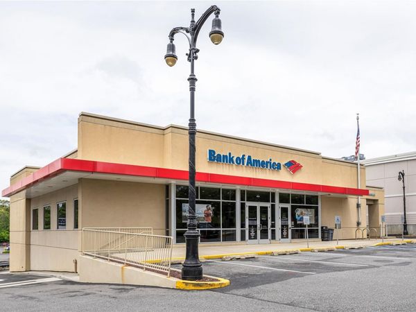 8225 Jericho Turnpike, Woodbury, NY 11797