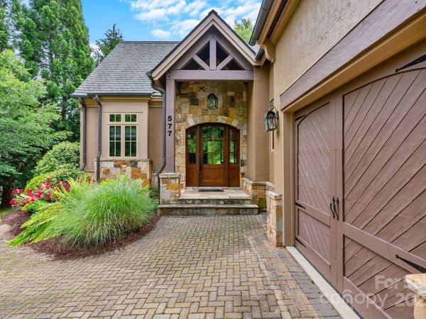 577 Walnut Valley Parkway, Arden, NC 28704