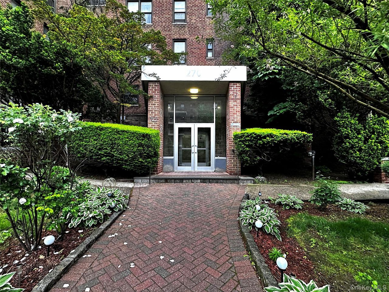 270 N Broadway, Unit 2HI, Yonkers, NY 10701 Main Photo