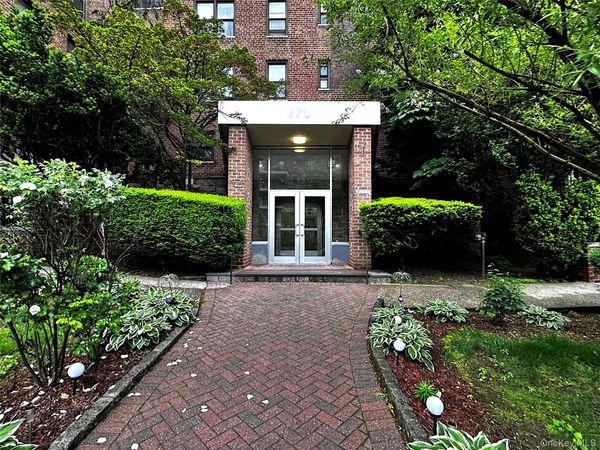 270 N Broadway, Unit 2HI, Yonkers, NY 10701