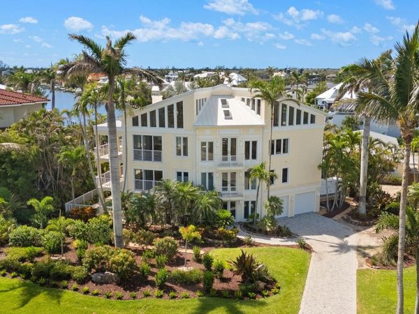 1581 San Carlos Bay Dr, Sanibel, FL 33957