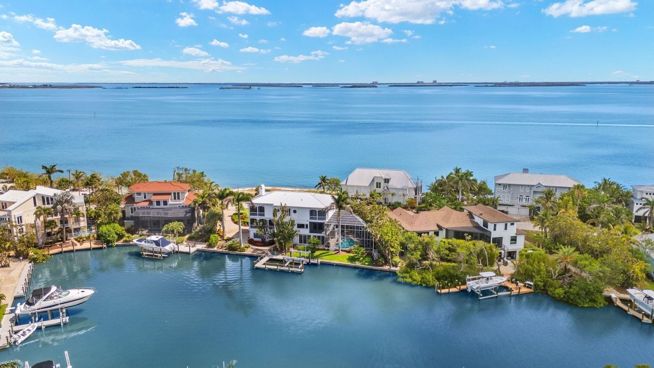 1581 San Carlos Bay Dr, Sanibel, FL 33957 Photo