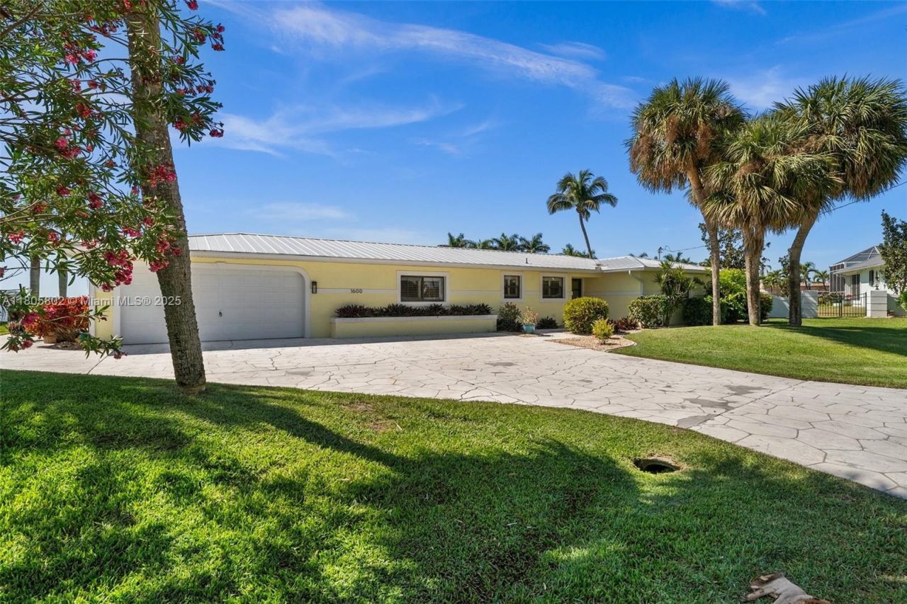 1600 Edith Esplanade, Cape Coral, FL 33904 Photo