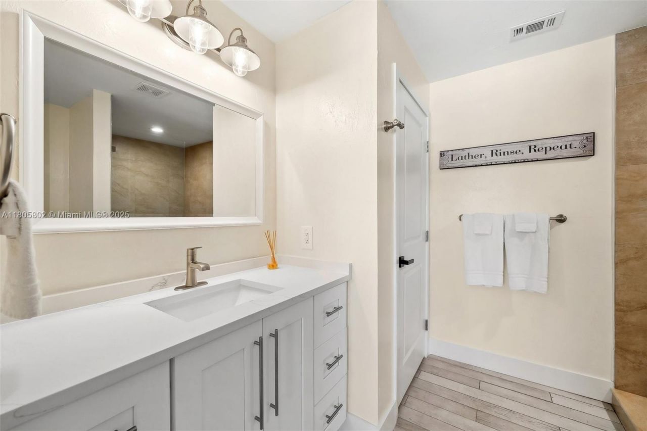 1600 Edith Esplanade, Cape Coral, FL 33904 Photo