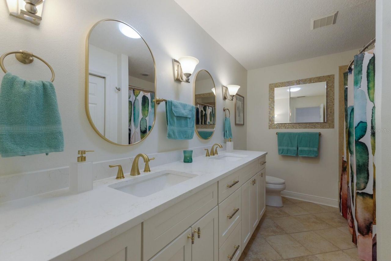 237 85th Street, Holmes Beach, FL 34217 Photo