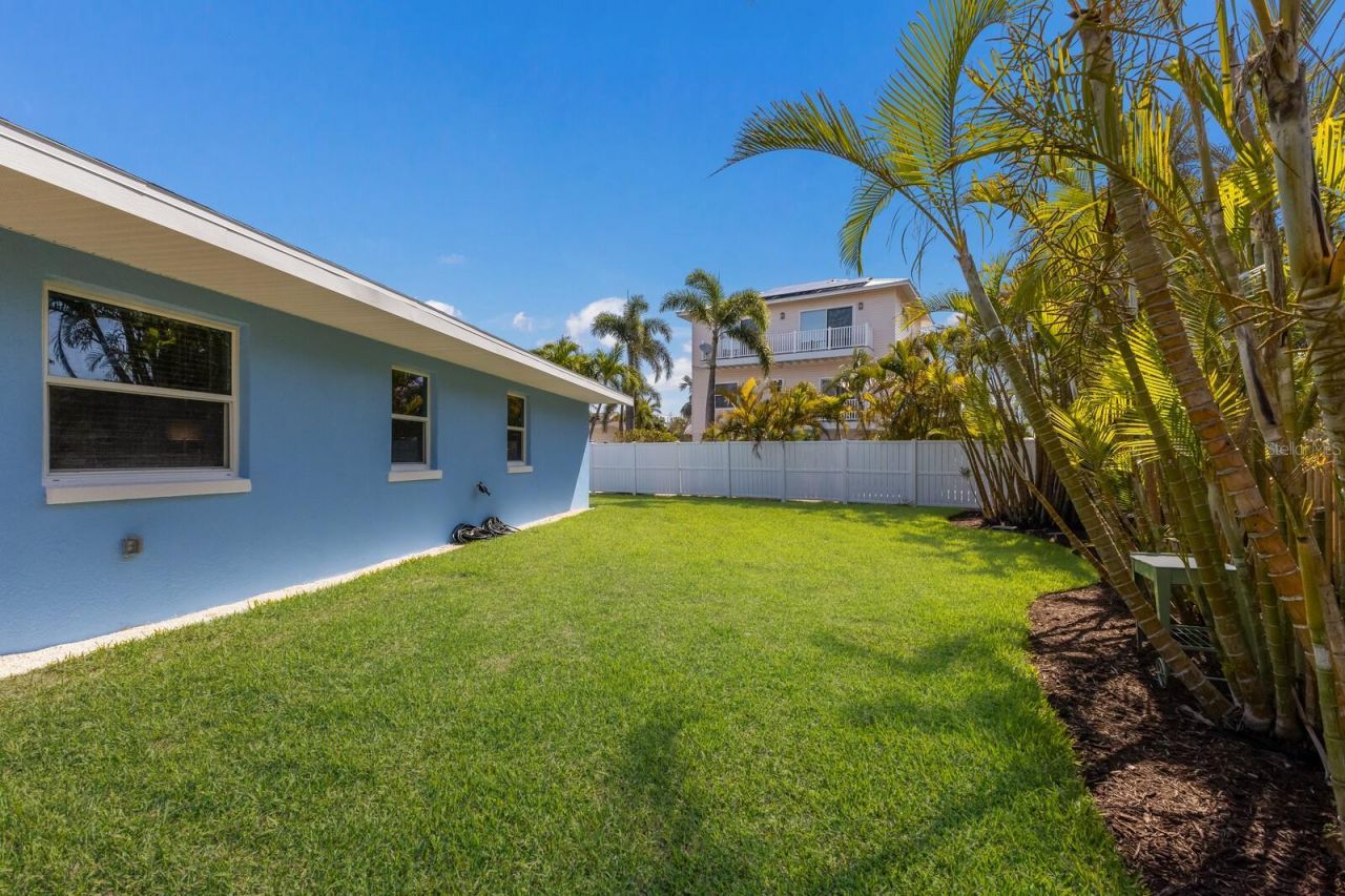 237 85th Street, Holmes Beach, FL 34217 Photo