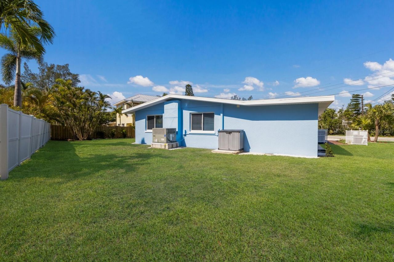 237 85th Street, Holmes Beach, FL 34217 Photo