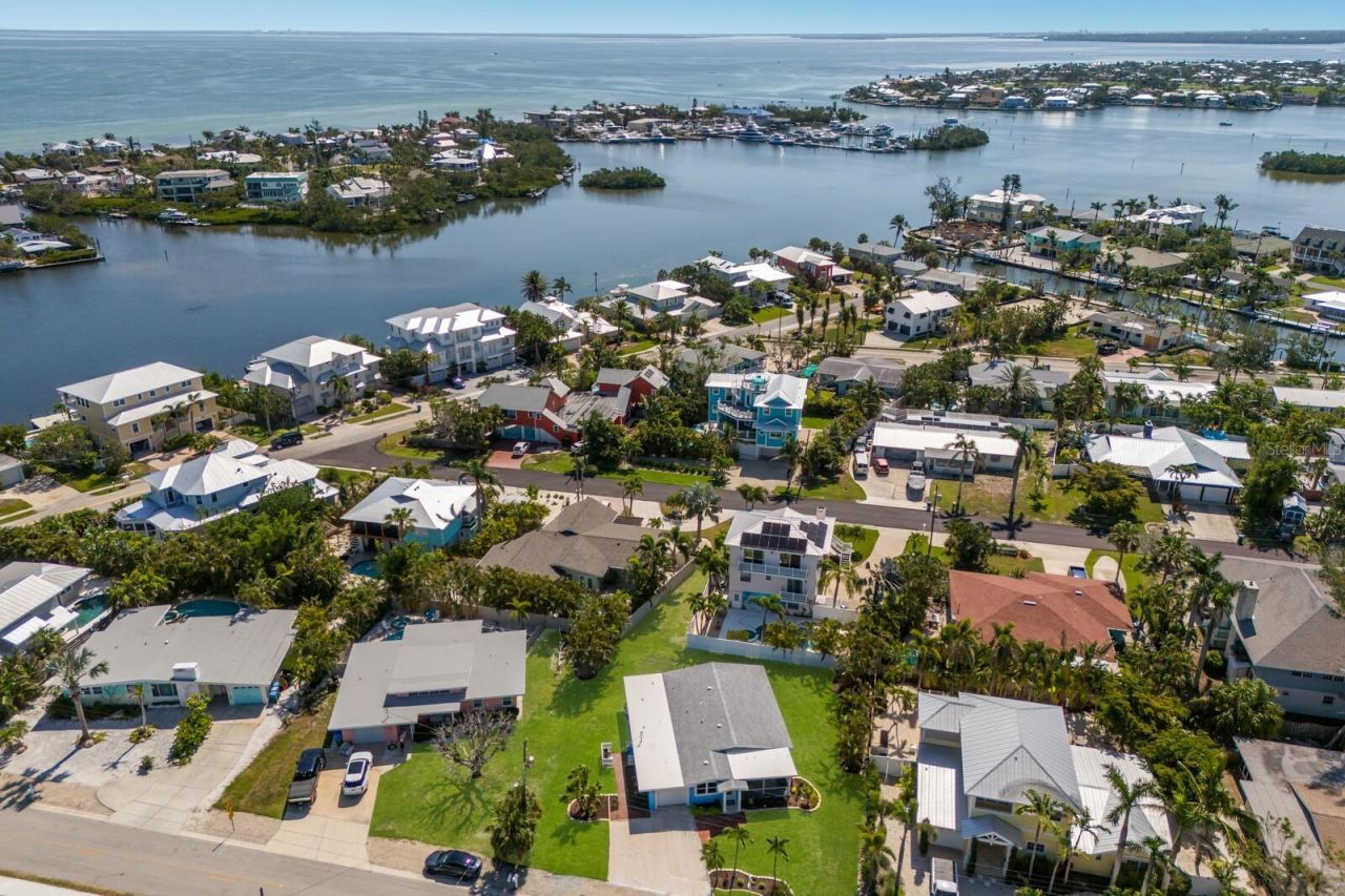 237 85th Street, Holmes Beach, FL 34217 Photo