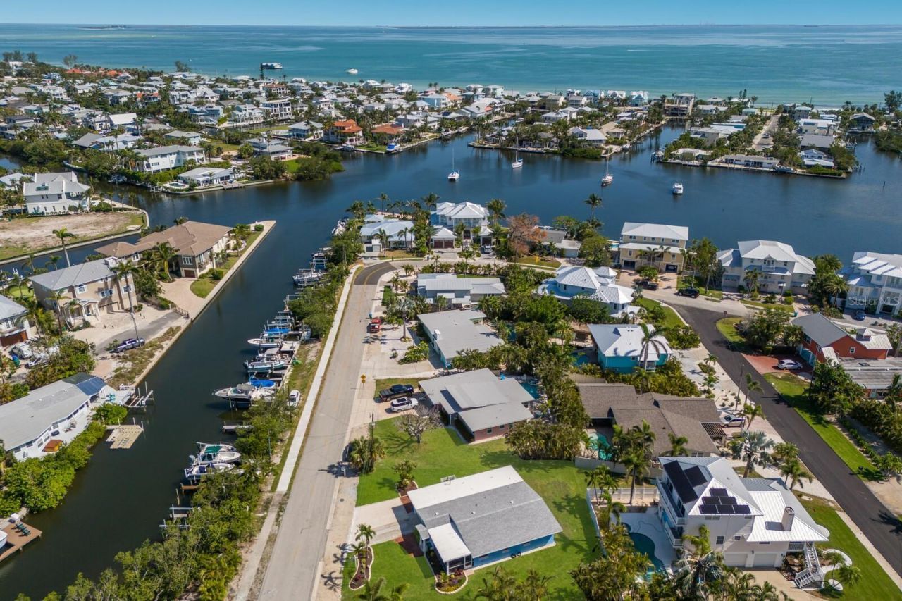 237 85th Street, Holmes Beach, FL 34217 Photo