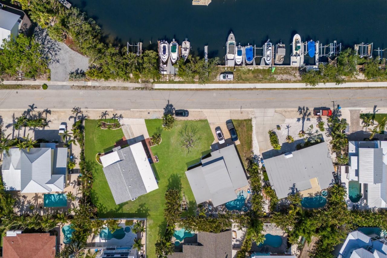 237 85th Street, Holmes Beach, FL 34217 Photo