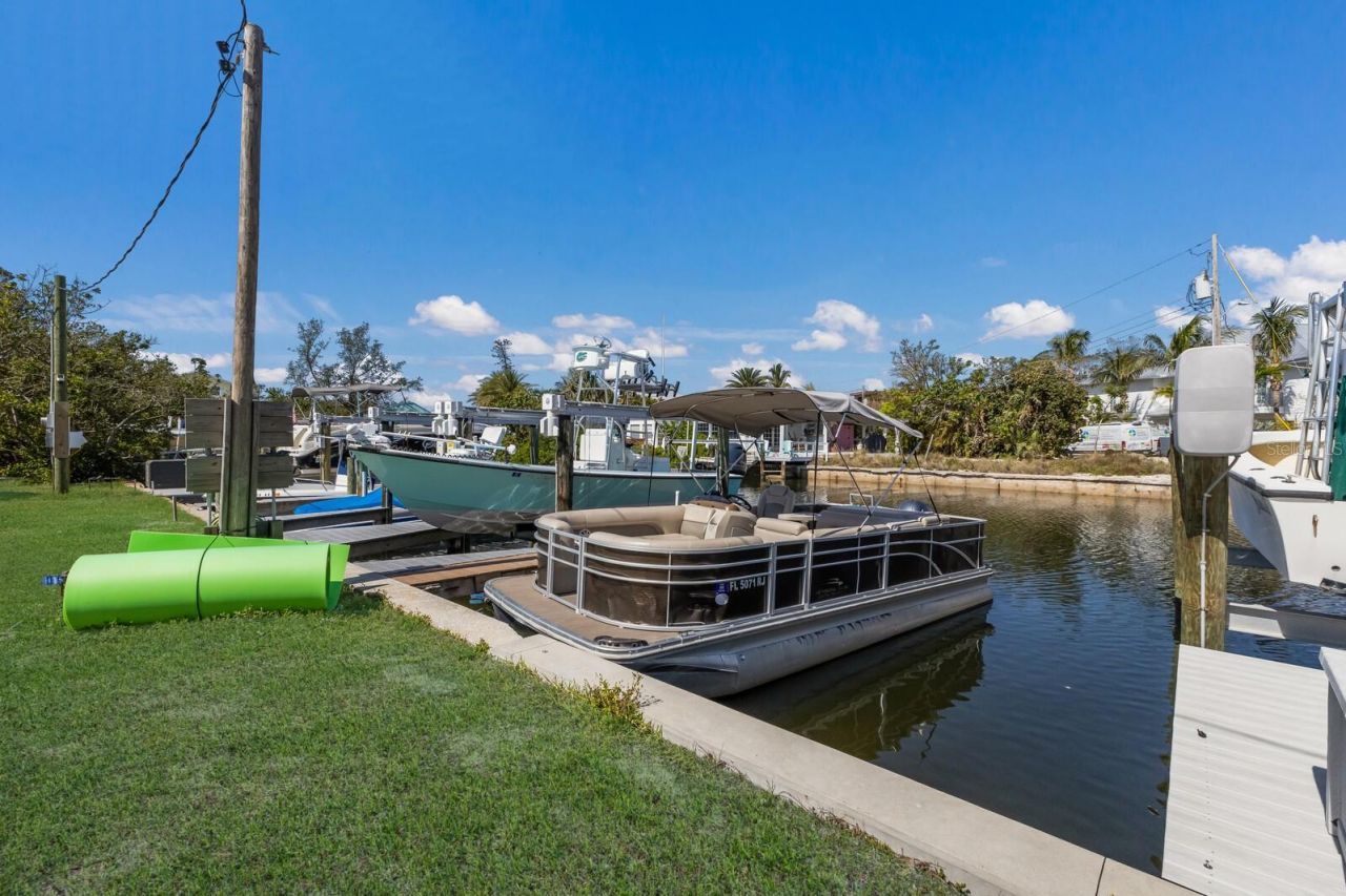 237 85th Street, Holmes Beach, FL 34217 Photo