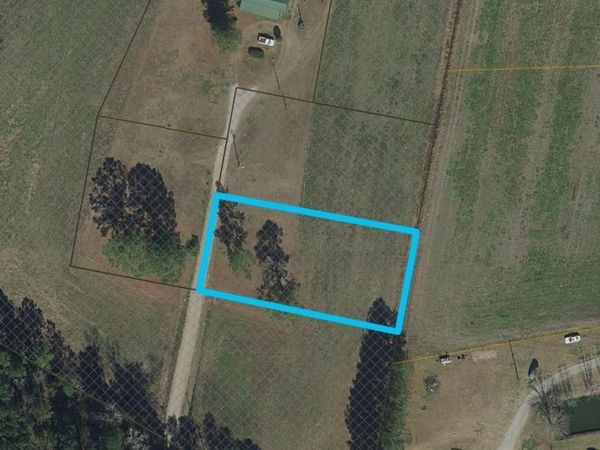 2092 G and B Ln, Loris, SC 29569