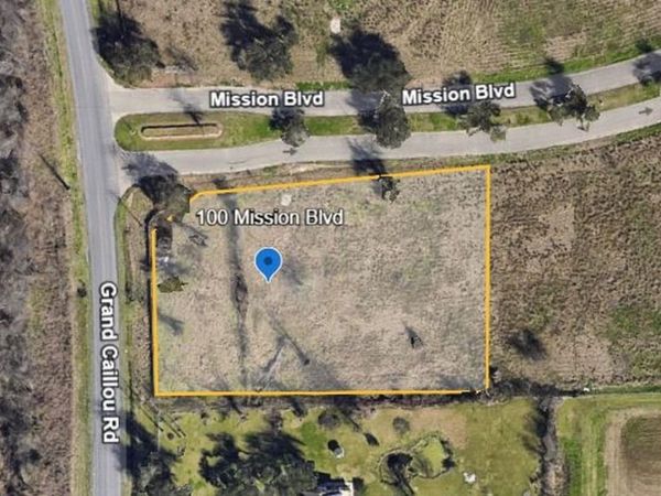 100 Mission, Houma, LA 70363