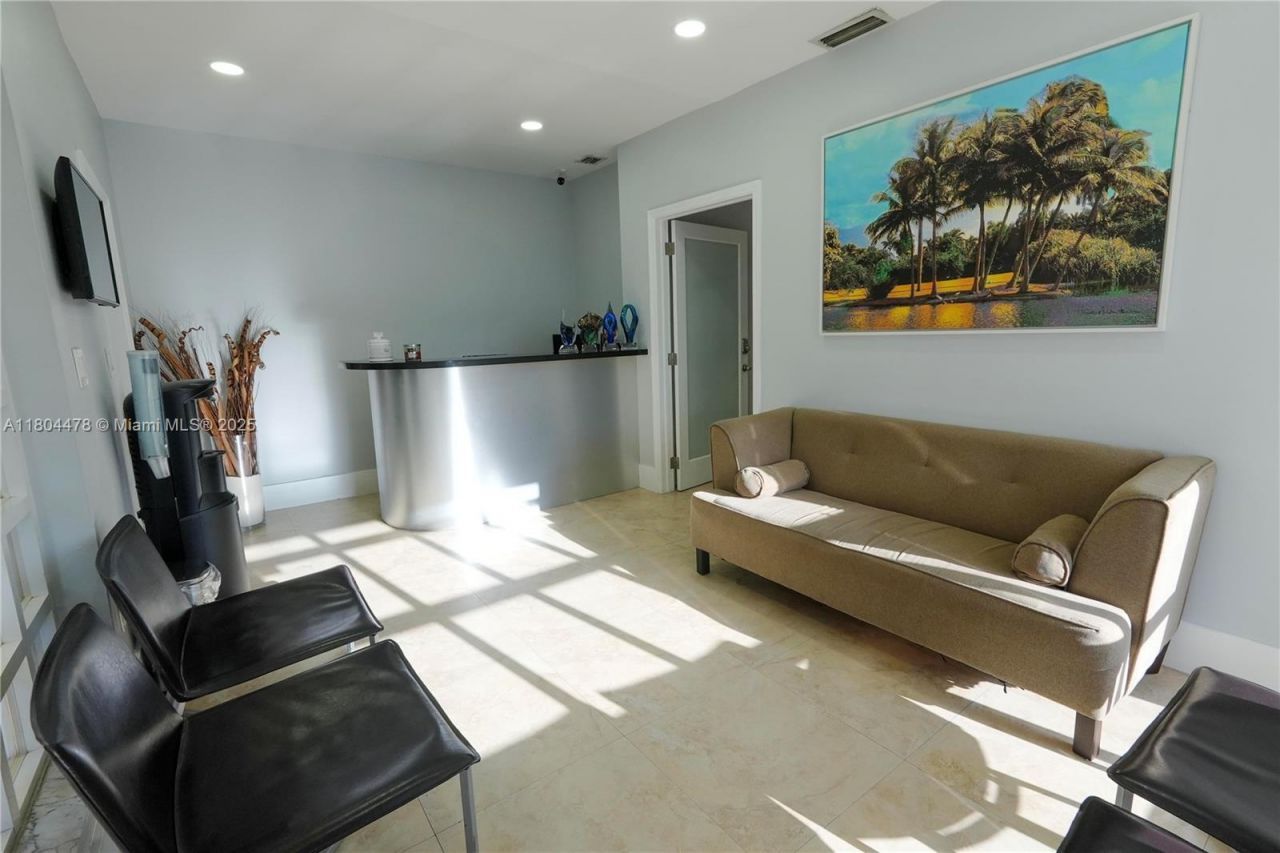 8125 SW 120th St, Pinecrest, FL 33156 Photo