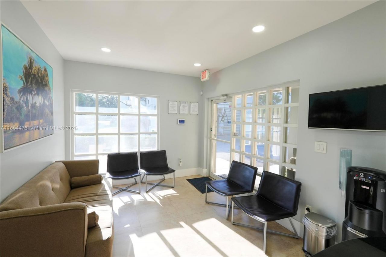 8125 SW 120th St, Pinecrest, FL 33156 Photo