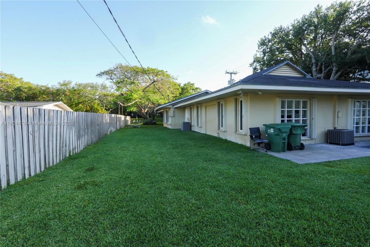 8125 SW 120th St, Pinecrest, FL 33156 Photo