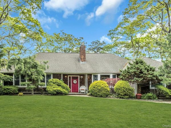 13 Delacey Avenue, East Quogue, NY 11942